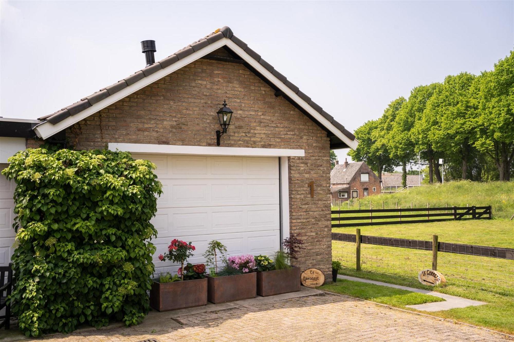 Vakantiewoning Le Garaazje 'S-Gravendeel Ngoại thất bức ảnh